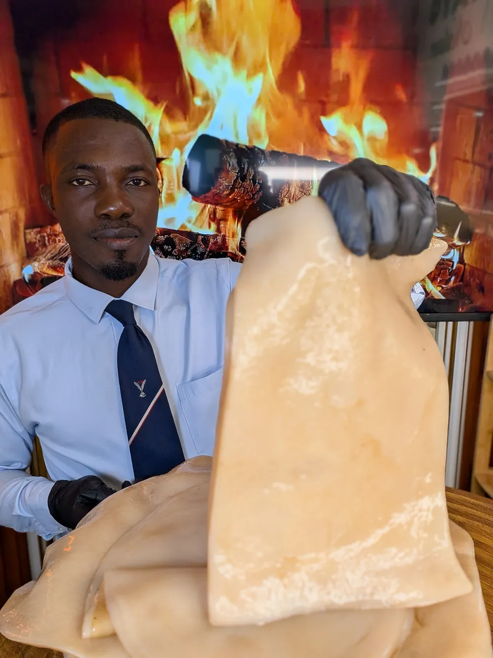 Le fondateur de YAYO Nature tenant une souche de kombucha vivante
