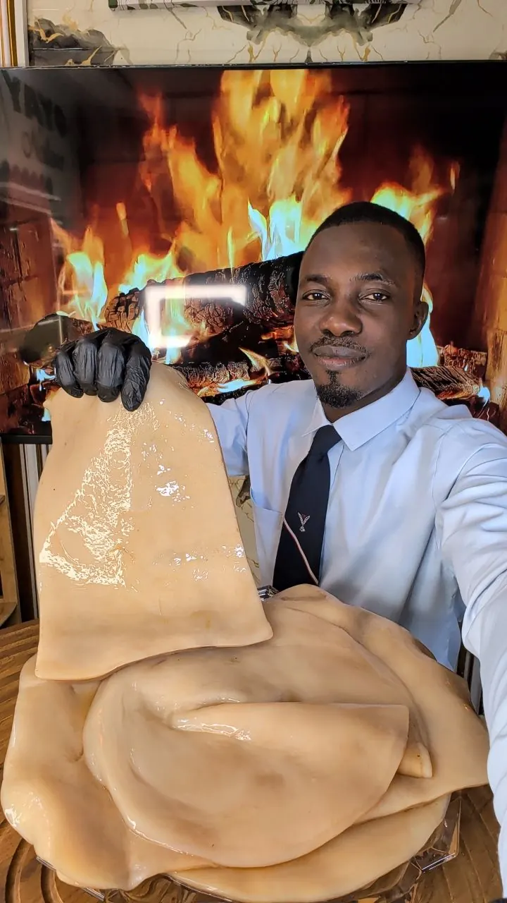 Selfie du fondateur avec une souche de kombucha